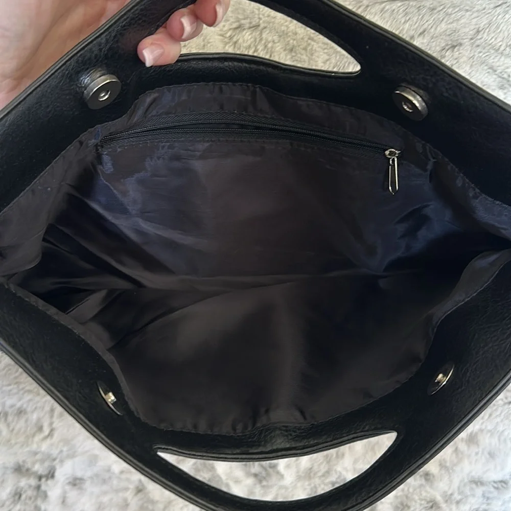 Black Zipper Clutch - Picture 3 of 6